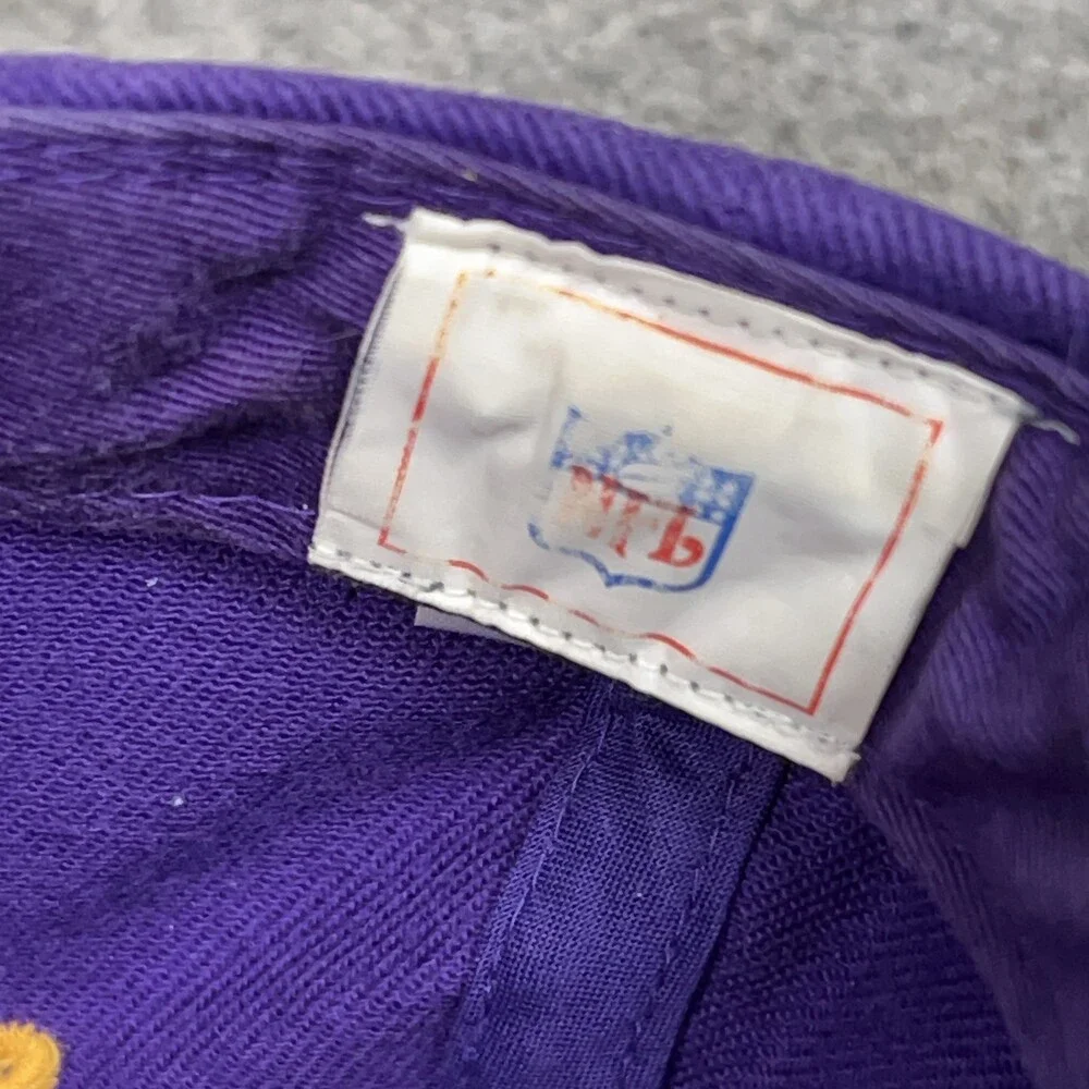 Minnesota Vikings Hat Cap Strap Back Purple Yellow‎ One Size NFL Football Mens